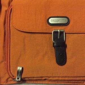 Orange Crossbody Retro-like Bag